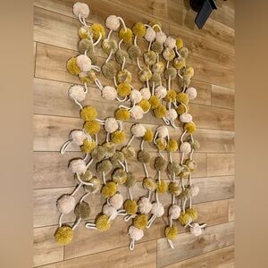 Creative coop Pom Pom garland